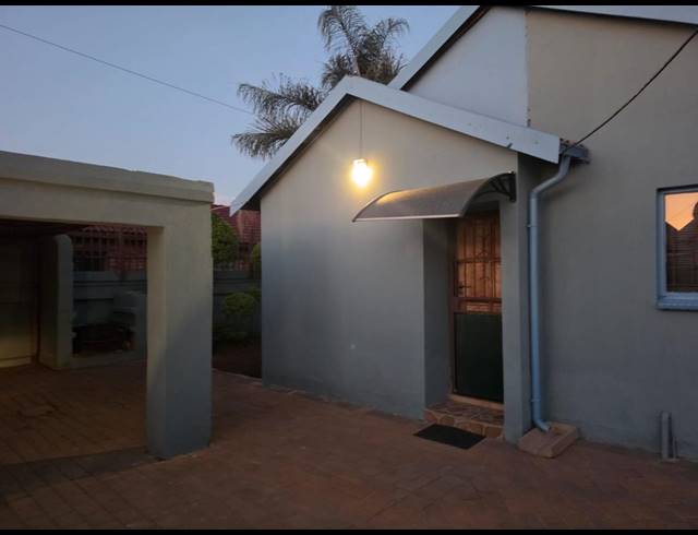 3 BEDROOM HOUSE FOR SALE IN MAHUBE VALLEY